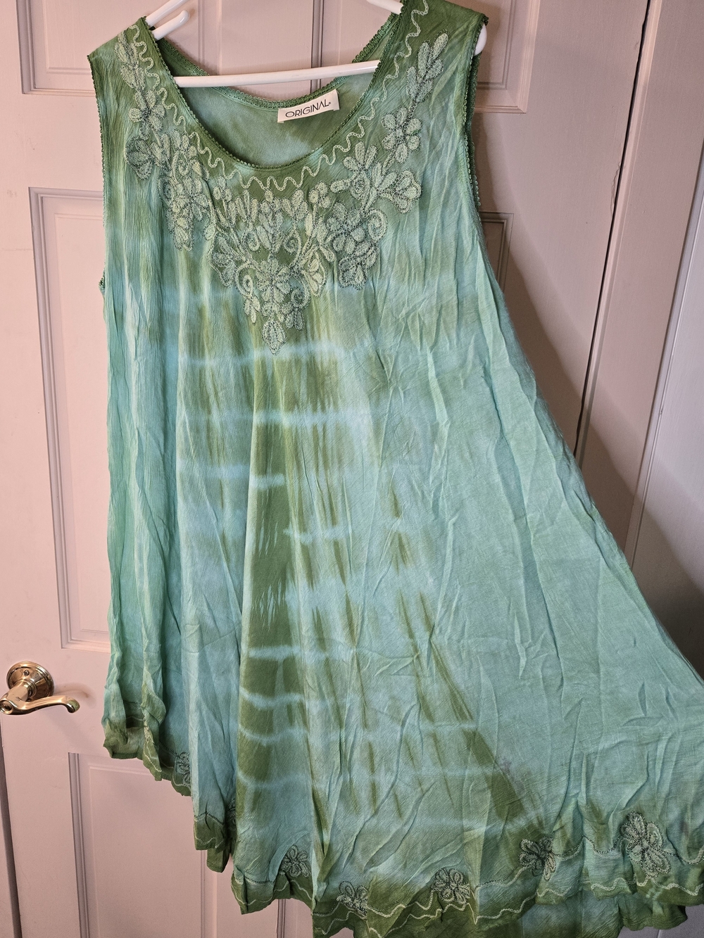 Green Tie-Dye Sleeveless Tunic Top
